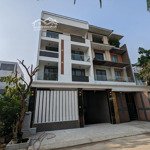Cho thuê villa góc 2 mặt tiền p. thạnh mỹ lợi, tp thủ đức. dt 17.5x21m hầm 4t thang máy giá 90tr/th