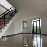Cho thuê biệt thự góc - kdc hưng phú, 1 trệt 3 lầu sẵn máy lạnh, giá chỉ 22tr/tháng, lh: 0388668882