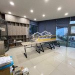 Bán nhà mặt tiền đường hồng hà, khu sân bay, kinh doanh sầm uất