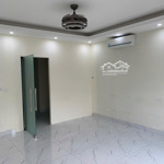 Rẻ cho thuê shop house dt 100m2 vừa ở vừa kd, giá 25 triệu/tháng. lh 0904787990