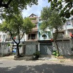 Hiem bán nhà p tân phong, quận 7 giá 13,5 tỷ