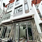 Bán siêu phẩm phố hồ sen, hải phòng, thoáng mát, ngõ rộng, gara gần nhà, giá cực tốt