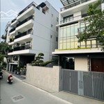 đẳng cấp 5 sao. nhà mặt phố vừa ở vừa kinh doanh, dòng tiền 5.000 đô. thang máy pccc,