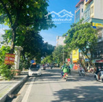 Mặt phố lạc trung 240m2, giá chào 60 tỷ