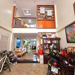 Võ thị sáu nhà đẹp tự xây ngõ thông thang máy ô tô vào nhà 6 tầng sổ chính chủ.