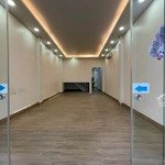 Cho thuê nhà 18bis nguyễn thị minh khai q1. dt 5x16m nhà 3 tầng