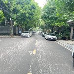 Bán biệt phủ vườn đào 231m2 - thang máy - trái tim hồ tây - gara - sân vườn - giá 129 tỷ!