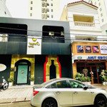 Tôi chính chủ: bán cặp đất 200m. ngang 10m. đường nguyên xuân khoát. đang cho thuê 600triệu/ năm