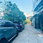 Nhà mới ở ngay q12,hẻm 7m ô tô vào nhà,đậu đỗ thoải mái 5.1m/5.2m x 18m,1 trệt 1 lửng 2 lầu,
