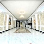 Gần công viên hồ lớn 31ha gia lâm sát vinhome 110m thang máy lh 0961503168