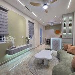 Bán nhanh nhà gần chợ tân định ngay lý chính thắng, quận 3. chỉ 1ty560 với 34m2. dọn vào ở liền