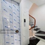 Bán nhà lạc long quân - 30m2 x 6 tầng thang máy - xây mới - bãi ô tô ngay cạnh nhà - 50m ra mặt phố