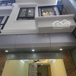 Siêu phẩm bát khối- sát chân cầu vĩnh tuy - ô tô vào nhà - mới koong full nội thất- giá 5,75 tỷ
