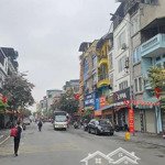 Bán nhà đẹp ở ngay - trung tâm hoàn kiếm dt 38m,5 tầng ô tô đỗ gần giá cực tốt.