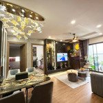 Chính chủ cần bán căn chung cư toà g4 căn góc nội thất cao cấp nhập khẩu, 100m2,3ngủ, 2vs. giá tl