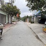 Duy nhất 1 lô 100m2 đằng sau chapi cái tắt, an đồng. lh: 0934605994