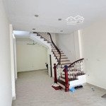Cho thuê nhà mặt phố thụy khuê, 17 triệu, 45m2, đẹp, nhiều tiện ích