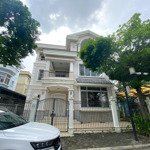 Cần bán biệt thự khu nam 70 tỷ, 280m2, tân phú, quận 7, hcm, lh chính chủ 0902 370 456