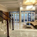 Nhà mặt tiền đẹp lam sơn p.2 tân bình. 104m2, 4 tầng, sân trước thoáng. giá hợp lý, sổ hồng riêng