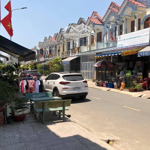Hàng ngộp, nhà kdc phú hồng thịnh 8, thuận an, bình dương. chỉ 2tỷ799