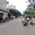 Giá rẻ, diện tích rộng, kinh doanh đỉnh, đối diện chợ ngọc thụy, nhà 3t 70m2, ô tô tránh, 16,5 tỷ.