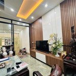 Bán nhà khu vực đại la, hai nà trưng s=42m2, 6 tầng, mặt tiền 3,5m. sổ đỏ, giá siêu hời 8,3 tỷ
