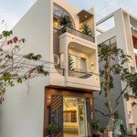 Bán nhà 1 trệt 2 lầu khu dân cư cao cấp, nhà đẹp như mơ!