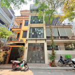 Kim mã ba đình, 39 m2, 4 tầng, đường rộng oto, vị trí trung tâm, 18,5 tỷ