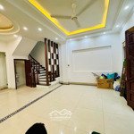 Bán nhà riêng 30 m2.chính chủ tại phường cự khối, quận longbiên, hà nội.
