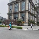 Bán nhà riêng tại đường võ chí công dt: 215m2, giá: 38 tỷ. tây hồ