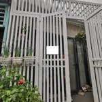 Nhà mặt tiền giá nhà hẻm - 95m2 - tch
