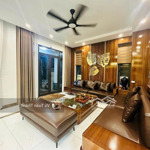 Bán gấp liền kề 5 tầng hoàn thiện đẹp kđt văn quán-vỉa hè rộng-oto tránh đỗ-giá tốt
