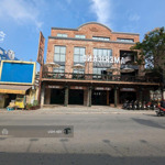 Bán siêu phẩm hiếm mặt tiền quốc hương, quận 2 - dt: 17x36m - 2 tầng - hđt: 250 triệu - giá: 140 tỷ