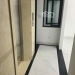 Hiếm- nhà tôi cho thuê ngay nhà mới, lô góc, thang máy, 112m2_ 4t; kd, vp, nhà hàng, giảng võ-44 tr