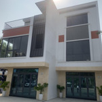 Bán gấp nhà mặt tiền bình chuẩn 32, 2,8 tỷ, 103m2 view đẹp
