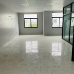Cho thuê sàn tầng 2 80m2 tại vinhomes marina