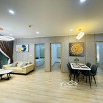 Chính chủ cho thuê căn góc 3pn đủ đồ hiện đại , hướng đông nam mát