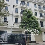 Chính chủ cần bán căn liền kề dãy ctt4 kiến hưng hà đông 22,5 tỷ. nhà thô chưa hoàn thiện