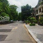 Bt thô kđt việt hưng - 230m2 - mt 14m - trục chính - giá siêu tốt - hàng xóm toàn doanh nhân