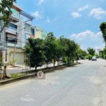 Chính chủ gửi bán 4 nền đất nhà phố 5x20 mặt tiền trục đường 20m khu 10 mẫu. giá chỉ từ 11,5 tỷ/nền