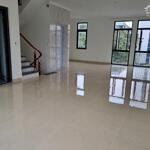 Cho thuê nguyên tầng 200m2 mặt đường hoàng thế thiện , cách lê hồng phong 300m