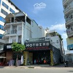 Siêu hiếm căn góc 3 mặt tiền đường nguyễn xí-dt 4.5x28m-kc 2 tầng- hđt 50 triệu-giá 18 tỷ