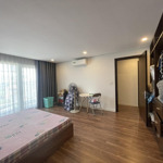 Bán nhà phân lô ngõ 59 phố láng hạ tiện làm văn phòng dt: 130m2, nhà xây 5 tầng, mặt tiền 9,5m