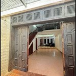 Bán nhà trần cung, cầu giấy. dt 81m2, 5 tầng 6 ngủ, nhà đẹp, ô tô đỗ trong. giá: 17,7 tỷ