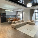 Bán gấp căn hộ góc 4pn vinhomes royal city, 187.3m2, sổ đỏ cầm tay, 17,9 tỷ full nội thất