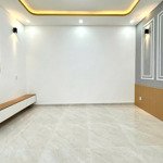 Ngang khủng sát mặt tiền trần quang khải p. tân định q1