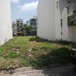 Nằm mt nguyễn thị bẹ , cần giuộc. long an .kế chợ trung tâm thị trấn. chỉ 450tr, full thổ , shr.