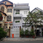 Bán biệt thự đẹp rộng 190m2 giá chỉ 35 tỷ khu vực nội bộ trần não p.bình an. lh: 0934076446
