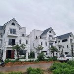 Chính chủ cần tài chính bán căn biệt thự view sông đẹp nhất dự án có đầy đủ tiện ích và cây xanh