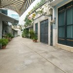 Nhà đẹp 2 tầng hẻm ô tô gần lũy bán bích, 64m2, 5.x tỷ, shr, tân phú